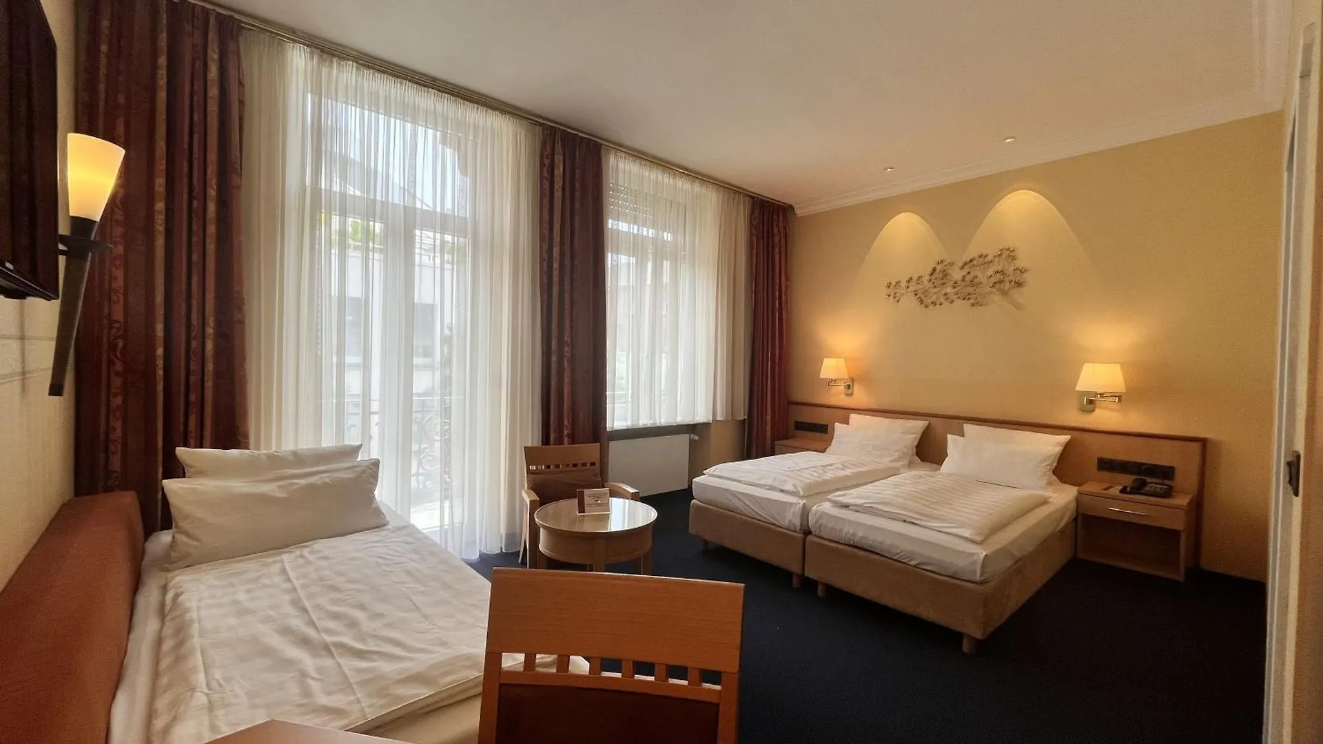 Nahe AUTOMUSEUM Dr. Carl Benz: 9 Zentrale Hotels Verglichen