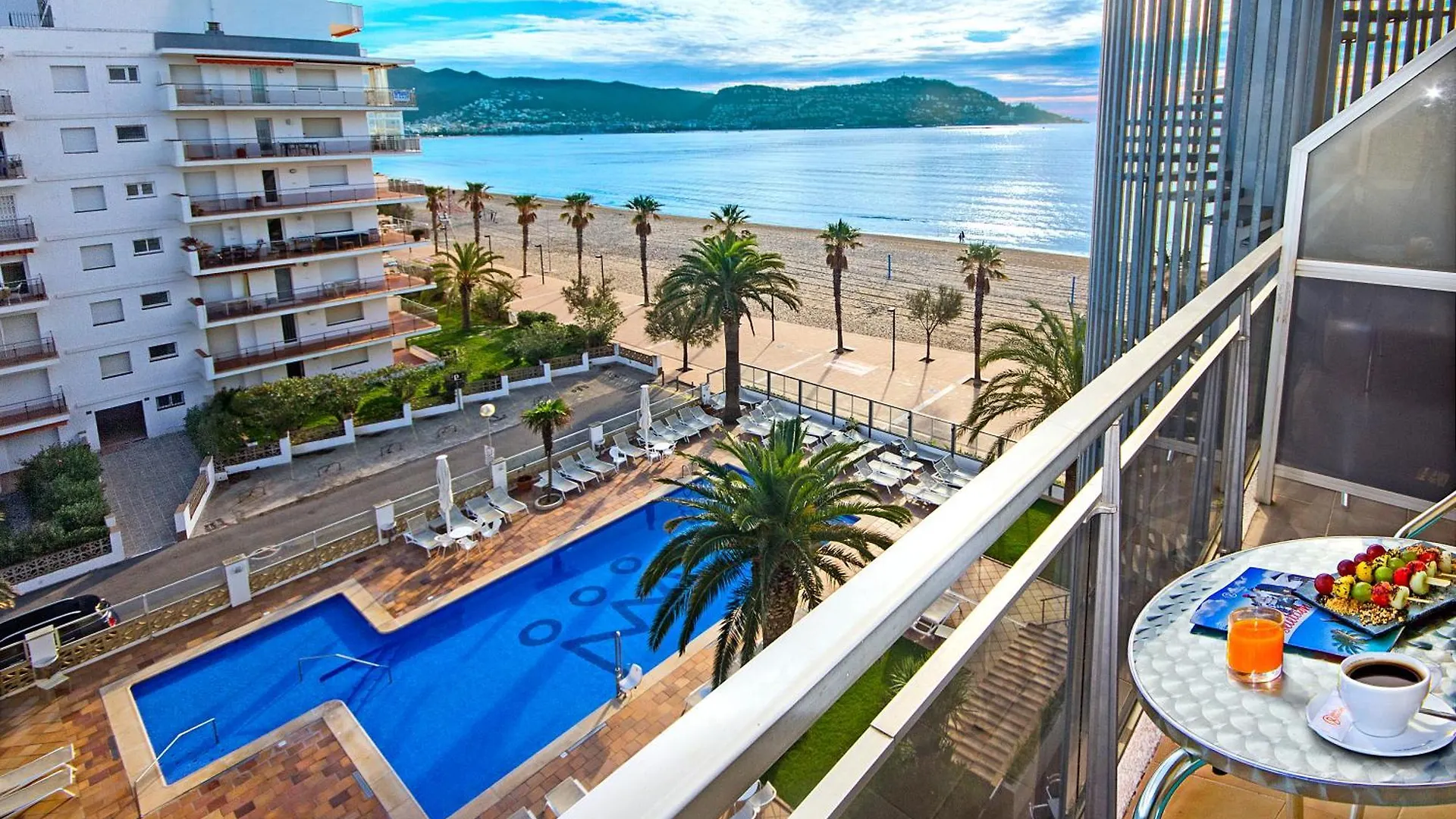 7 Zentrale Strandhotels in Santa Margarida, Roses