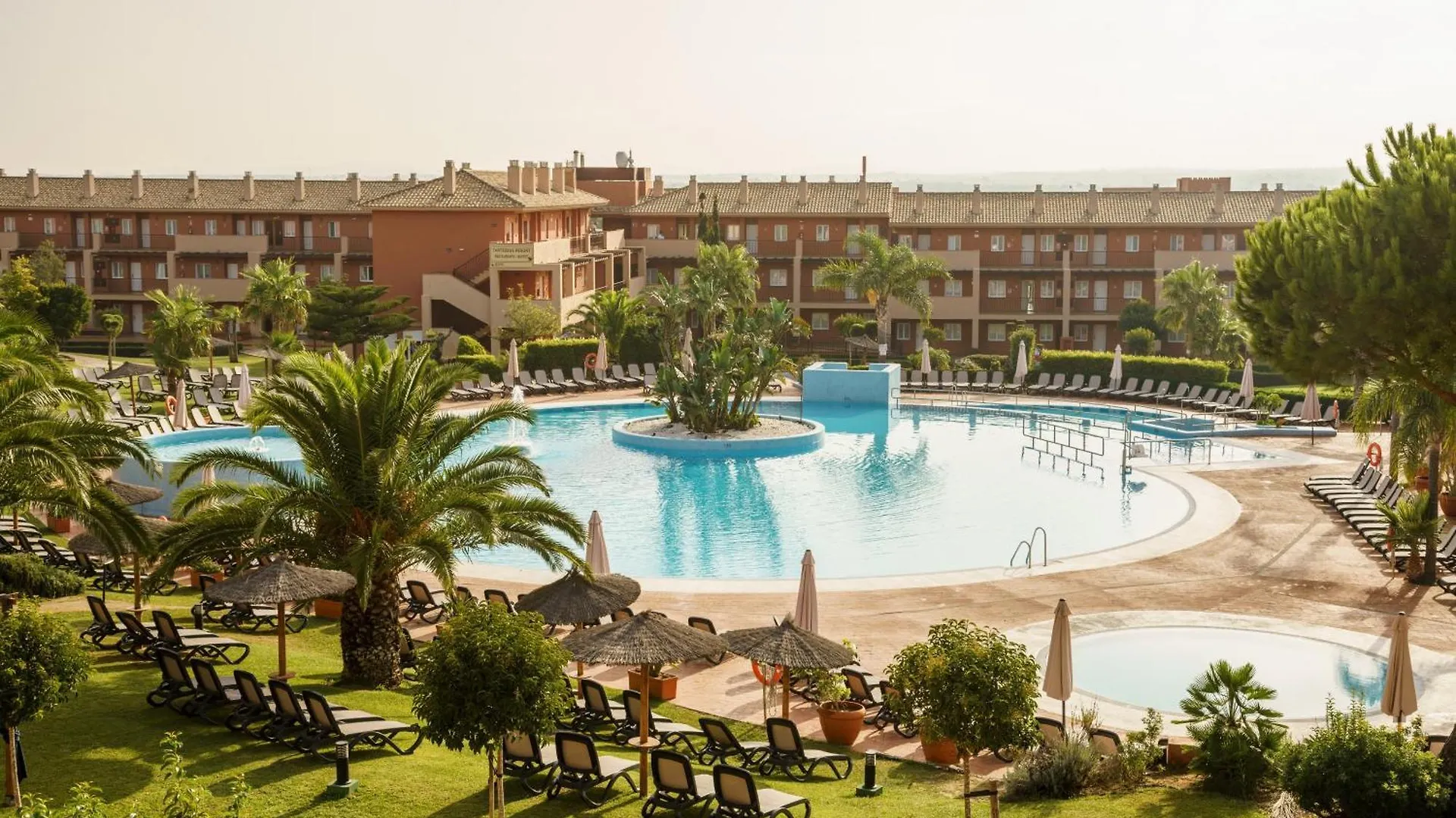 5 Familienhotels nahe Torre Guzmán, die wirklich überzeugen