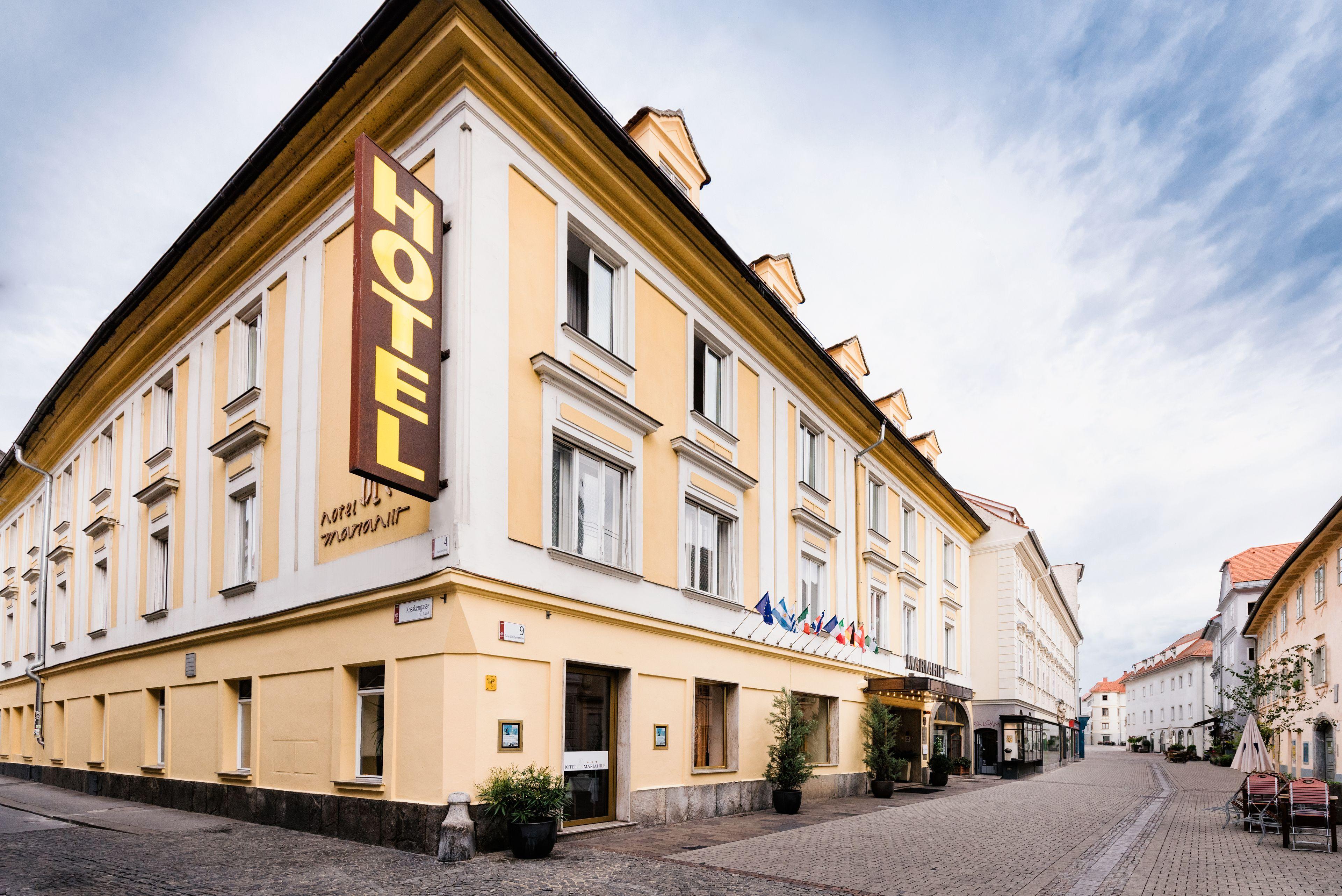 14 Flughafen-Hotels beim Johann Puch-Museum Graz