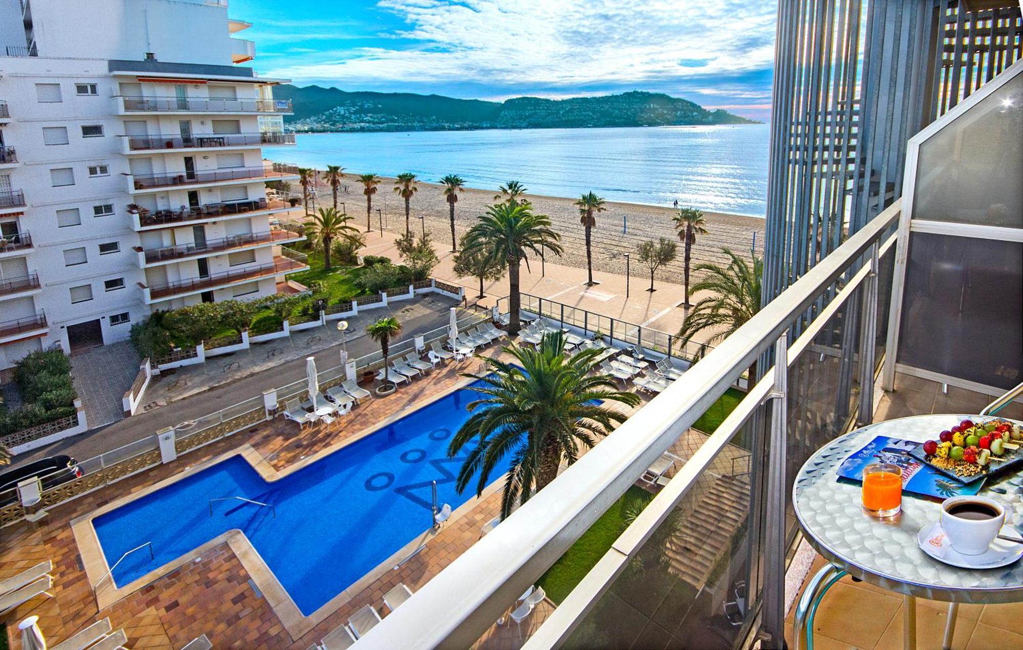 7 Zentrale Strandhotels in Santa Margarida, Roses