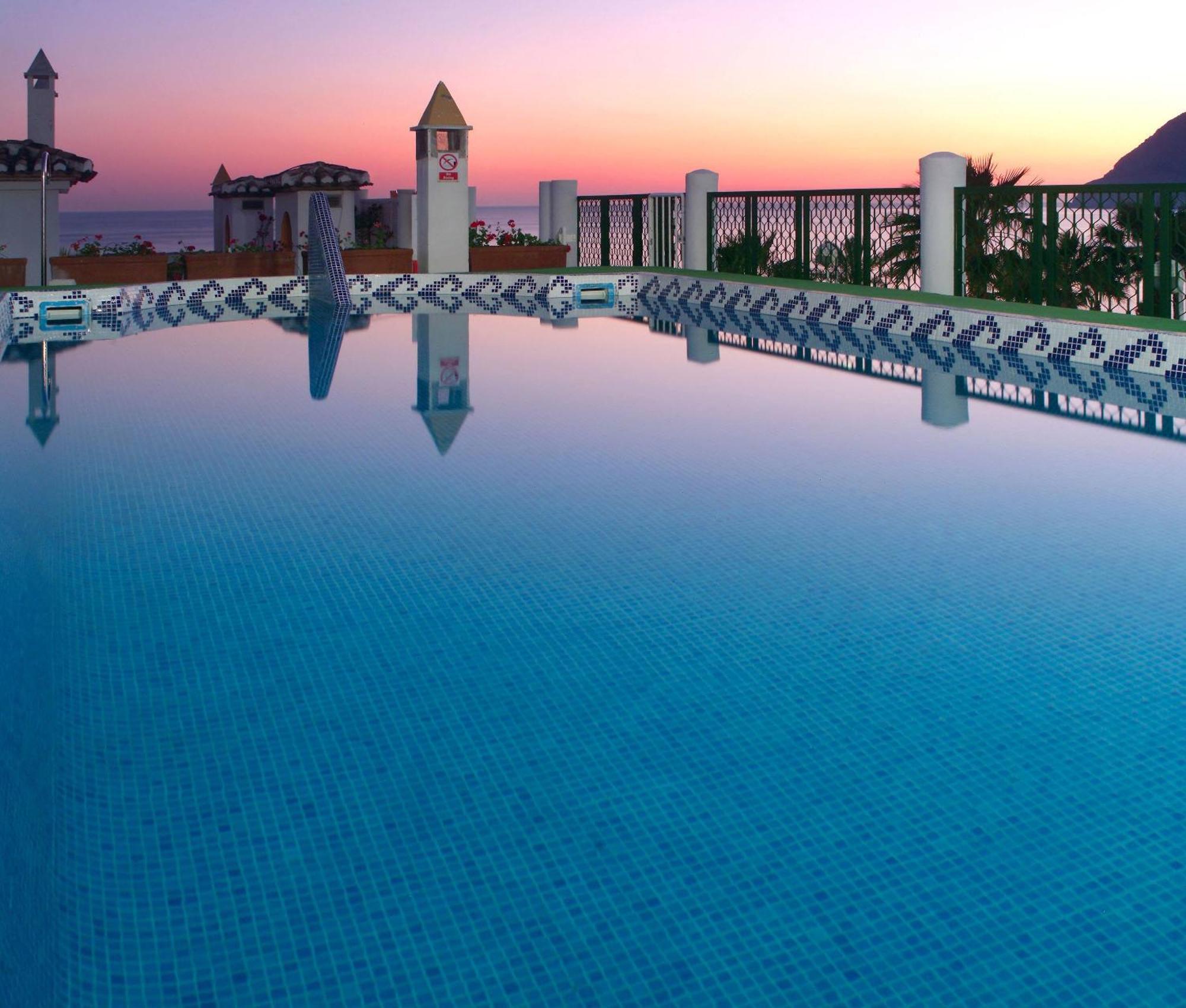 5 Romantische Hotels nahe Acantilados de Maro-Cerro Gordo mit Meerblick